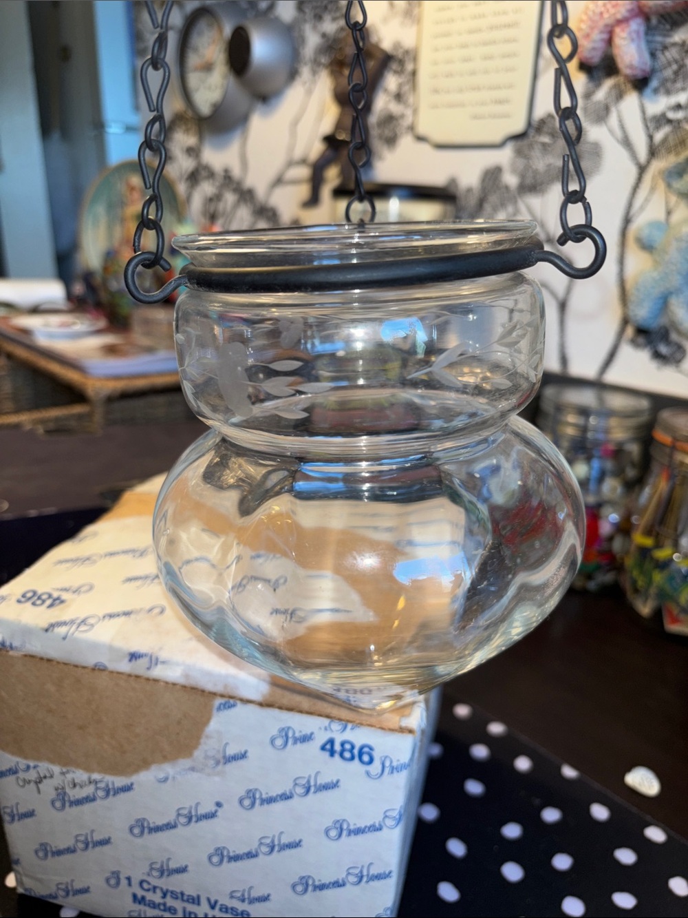 NIB VINTAGE Princess House Heritage Hanging Crystal Vase, a hand-blown piece fe